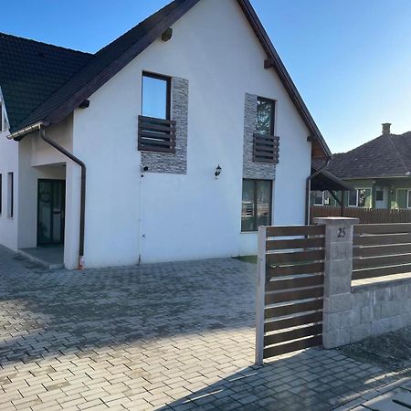 Fenyo Apartman House I Одорхею-Секуйеск Экстерьер фото