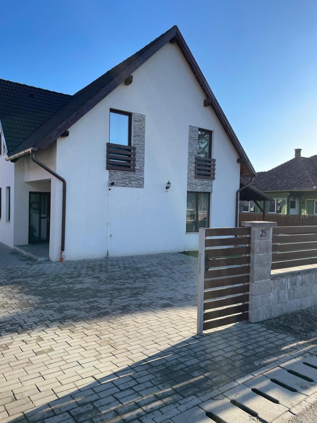 Fenyo Apartman House I Одорхею-Секуйеск Экстерьер фото